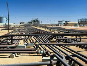 خطوط أنابيب في حقل نفط جنوب عُمان - المصدر: بلومبرغ