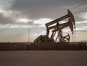 أسعار النفط تستقر عقب خسائر من ارتفاع المخزونات الأميركية