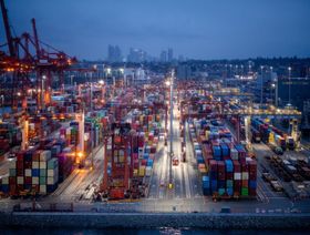 ميناء فانكوفر ومحطة شحن فانكوفر المركزية في فانكوفر، في مقاطعة كولومبيا البريطانية في كندا - المصدر: بلومبرغ