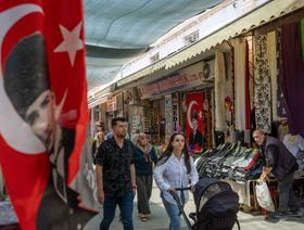 التضخم يتحول للصعود بسرعة في تركيا بعد الزيادات الضريبية