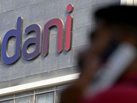 \"أداني\" ترهن أسهماً إضافية من وحدة الموانئ التابعة لها