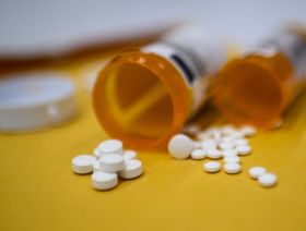 كندا تحظر تصدير بعض أنواع الأدوية لأمريكا