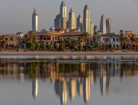 بحث الملياردير أبراموفيتش عن منزل في دبي يُظهر اتساع الشتات الروسي