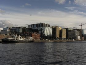 مباني المكاتب في منطقة الأرصفة البحرية بالشمال في دبلن عاصمة أيرلندا  - المصدر: بلومبرغ