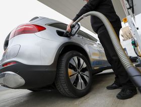 ألمانيا تخطط لإلغاء دعم السيارات الهجينة وتخفيض الحافز النقدي لـ\"الكهربائية\"