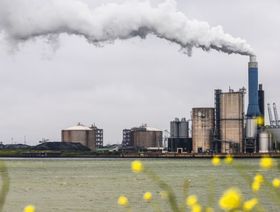 كيف ستطبَّق ضريبة الكربون الحدودية الأولى من نوعها في العالم؟