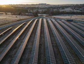 جنوب أفريقيا تسعى لجمع 60 مليار دولار للتحول للطاقة الخضراء