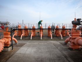 الاتحاد الأوروبي يجهز عقوبات على النفط الروسي ويحذر من شراء الغاز بالروبل