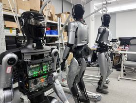 روبوتات شبيهة بالبشر من صناعة شركة "ماجيك لابس روبوتيكس" (Magiclab Robotics) الصينية - بلومبرغ