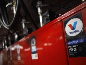 \"أرامكو\" تدرس الاستحواذ على \"فالفولين\" لزيوت السيارات