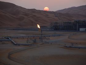 \"أرامكو\" السعودية تخفّض سعر بيع النفط لآسيا بعد هبوط العقود الآجلة