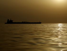 أزمة البحر الأحمر تجبر 100 ناقلة نفط على الالتفاف حول أفريقيا