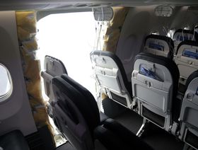 لوحة في طائرة "بوينغ 737 ماكس" انفجرت أثناء رحلة لـ"ألاسكا إيرلاينز" - المصدر: بلومبرغ