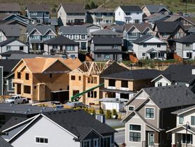 أسعار المنازل عالمياً تقفز لأعلى مستوى منذ 2006 وتُنذر بفقاعة عقارية