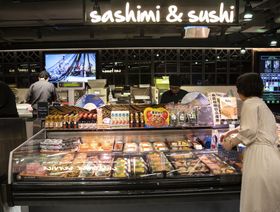 حظر مأكولات اليابان البحرية يؤرق مطاعم السوشي في هونغ كونغ