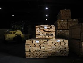 أسعار الأخشاب تنخفض لأدنى مستوى في 9 أشهر... فما الأسباب؟