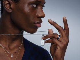 لماذا تسارع علامات تجارية راقية لصنع مجوهرات فاخرة للرجال؟