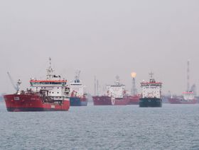 الاتحاد الأوروبي يحاول التصدي للسفن المتحايلة على سقف سعر النفط الروسي