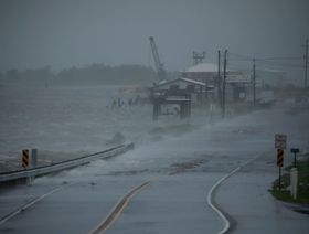 إعصار إيدا يصل لليابسة في لويزيانا الأمريكية برياح سرعتها 240 كم