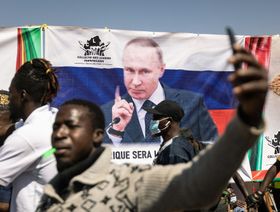 بوتين يمد نفوذ روسيا في أفريقيا عبر شحنات قمح مجانية