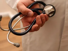 أبوظبي تطلق مركز علاج السرطان بالأيونات وسط طموحات تنويع الاقتصاد