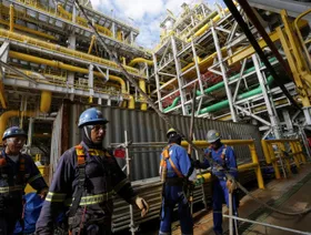 أميركا اللاتينية تنهض لدعم إمدادات النفط العالمية