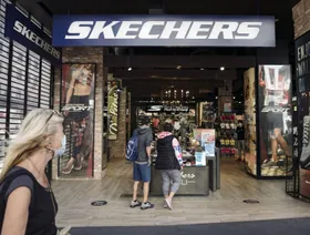 متجر أحذية سكتشرز في سان فرانسيسكو بكاليفورنيا في الولايات المتحدة، بتاريخ 18 يونيو 2020 - المصدر: بلومبرغ