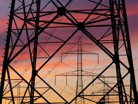 مصر تسعى لاقتراض 600 مليون يورو من الاستثمار الأوروبي لتعزيز قطاع الكهرباء