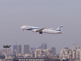 طائرة ركاب تديرها شركة طيران العال الإسرائيلية تقلع من مطار بن غوريون الدولي في تل أبيب، إسرائيل. - المصدر: بلومبرغ