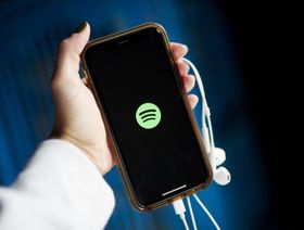 الذكاء الاصطناعي ينافس الفنانين في سوق الأغاني