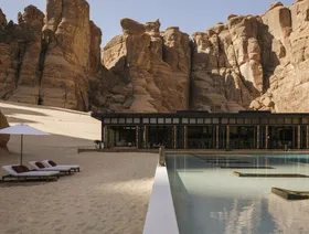 السياحة قاطرة الاقتصاد السعودي الجديدة تعززها مشروعات \"رؤية 2030\" الكبرى