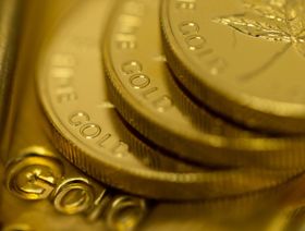 عملات ذهبية كندية بوزن أونصة واحدة لدى تجار سبائك شركة "غولد إنفستمنتس" في لندن. 3 أبريل 2025 - بلومبرغ