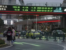 موجة بيع الأسهم تمتد إلى آسيا بسبب مخاوف الركود الأميركي