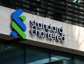 \"ستاندرد تشارترد\" يدرس ضم العملات المشفرة إلى محافظه