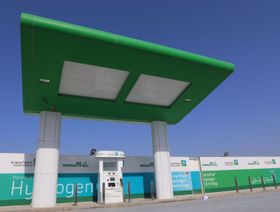 السعودية تسعى لتعزيز تحول الطاقة عبر بوابة الهيدروجين الأخضر - المصدر: بلومبرغ