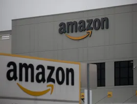 مستودع تابع لشركة أمازون في منطقة جزيرة ستاتن. نيويورك، الولايات المتحدة - المصدر: بلومبرغ