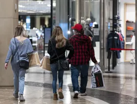 التضخم في أميركا إلى ارتفاع مع تمرير رسوم ترمب إلى المستهلكين