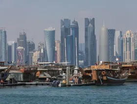 قطر تبيع سندات بـ3 مليارات دولار وسط عجز متوقع في الموازنة