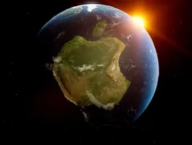 صورة تعبيرية عن هيمنة "أبل" على عالمنا - المصدر: بلومبرغ