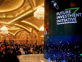 الحضور في مؤتمر مبادرة مستقبل الاستثمار يشاهدون بثاً في الرياض، المملكة العربية السعودية. - المصدر: بلومبرغ