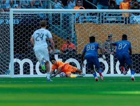 هكذا أنقذت السعودية كأس العالم للأندية البالغة كلفتها ملياري دولار