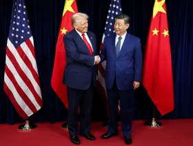 الأسواق تحبس أنفاسها مع قمة ترمب وشي بعد أشهر من التوترات التجارية