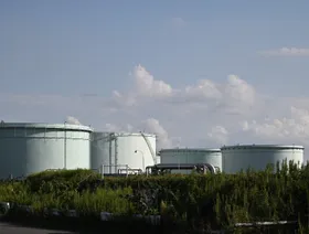 أسعار النفط ترتفع وسط تراجع المخزونات الأميركية