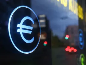 القلق من الدولار يدفع الدول الناشئة نحو سندات اليورو