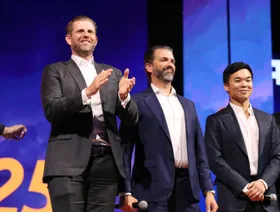 شركة عملات مشفرة مرتبطة بعائلة ترمب تجمع 220 مليون دولار