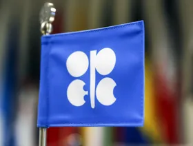 بلومبرغ: \"أوبك+\" يدرس تأجيل عودة إمدادات النفط المقررة في أبريل