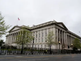 وزارة الخزانة الأميركية بصدد تسريح \"عدد كبير\" من الموظفين