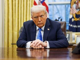 الرئيس الأميركي دونالد ترمب في المكتب البيضاوي بالبيت الأبيض في واشنطن العاصمة، الولايات المتحدة، 11 فبراير 2025 - بلومبرغ