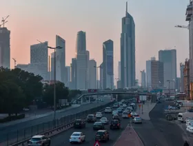 على خطى \"بلاك روك\".. \"غولدمان\" و\"كارلايل\" يستعدان لافتتاح مكاتب في الكويت
