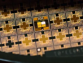 دائرة إلكترونية متعددة الرقائق - المصدر: بلومبرغ